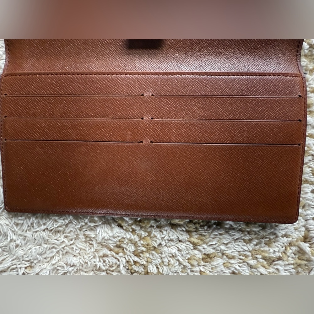 Louis Vuitton Brown Textured Leather Accessory - Picture 6 of 16
